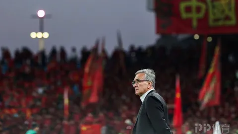 格拉斯纳透露：转会市场静悄悄，预计金靴G伊将坚守阵地直至赛季终章！