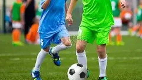 《鲁尼回忆录：儿时足球梦，笔尖传递对埃弗顿的无限热爱，邓肯-弗格森收信见证成长》